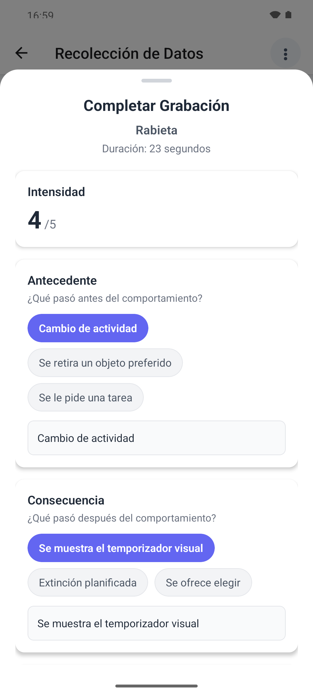 La ventana Completar Grabación en la aplicación móvil con la duración, la intensidad y las opciones rápidas de antecedente y consecuencia