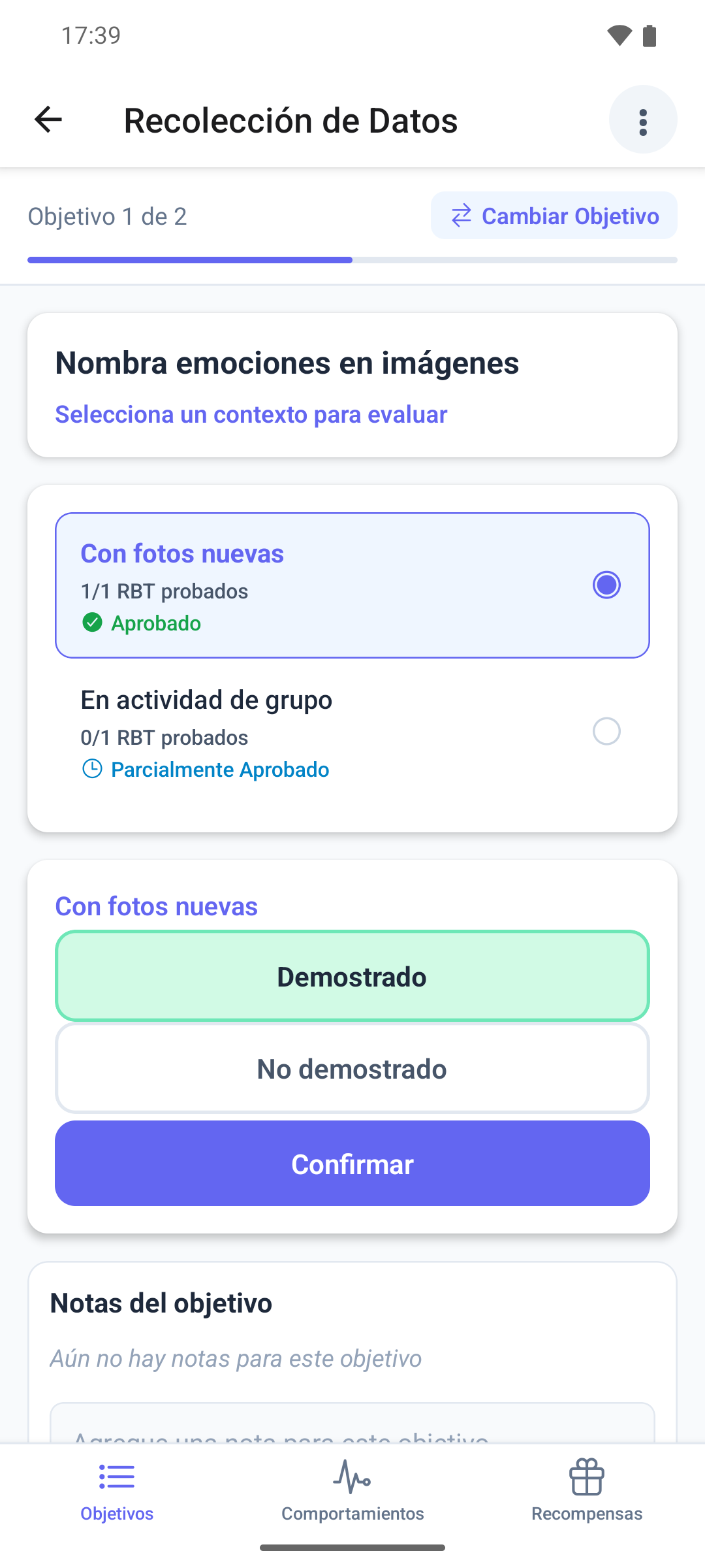 Un objetivo de generalización en la aplicación móvil con un contexto elegido, los botones Demostrado y No demostrado y Confirmar