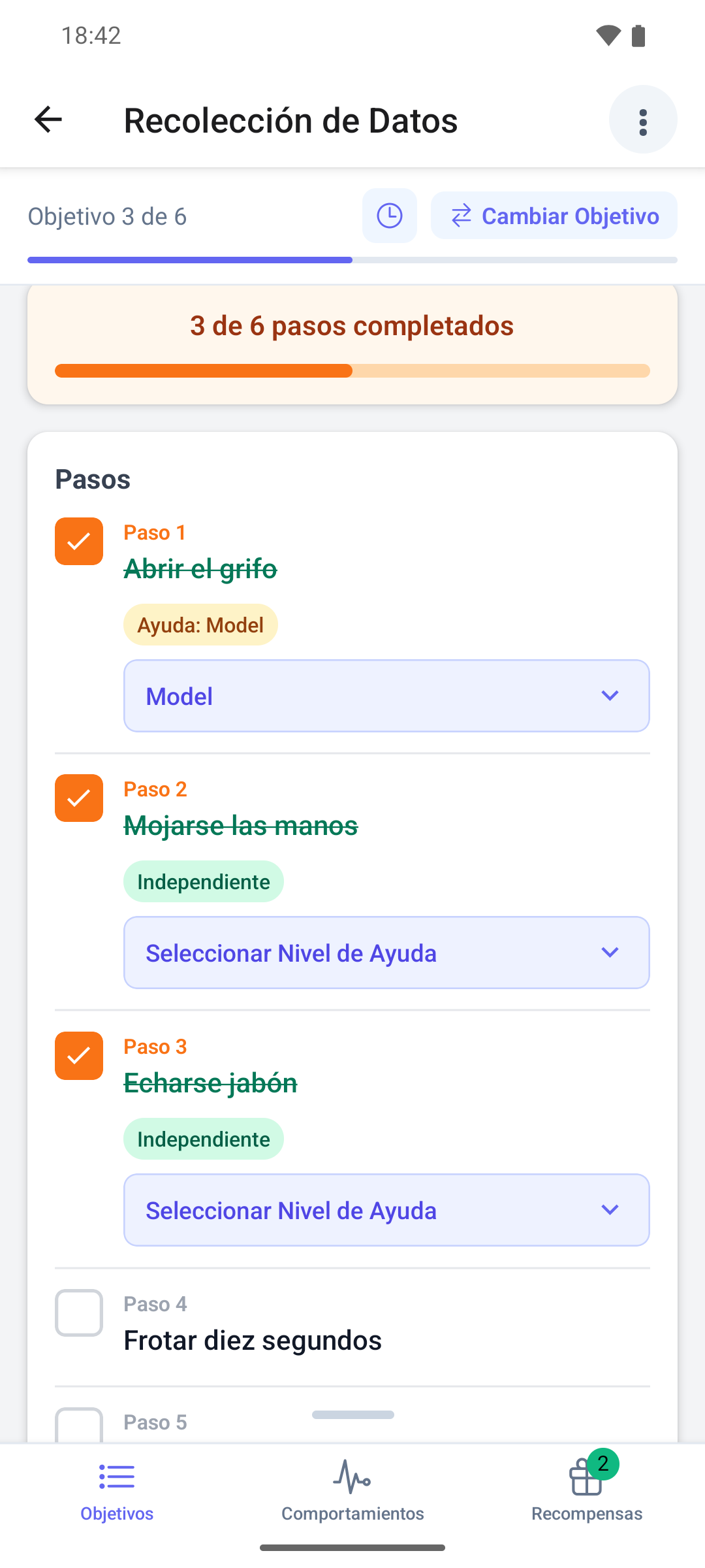 Un objetivo de análisis de tareas en la aplicación móvil con pasos completados, un nivel de ayuda y el botón Guardar Resultados