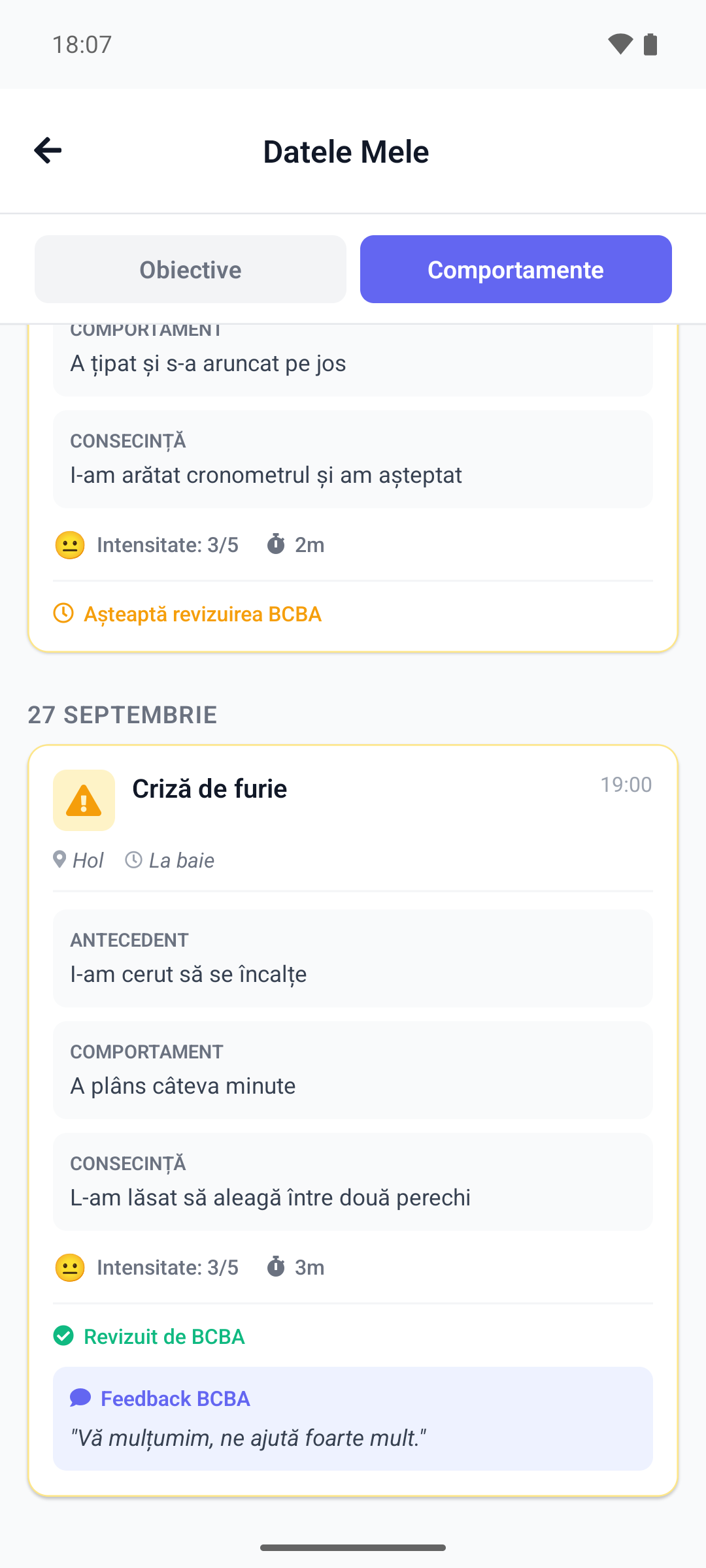 Fila Comportamente din Datele Mele în aplicația mobilă, cu un comportament marcat Ad-Hoc și un comportament revizuit, cu feedback BCBA
